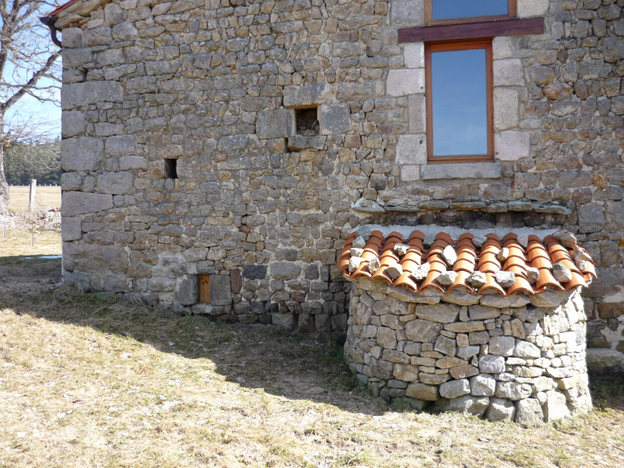 Four à pain en pierre sèche à Montregard en Haute-Loire