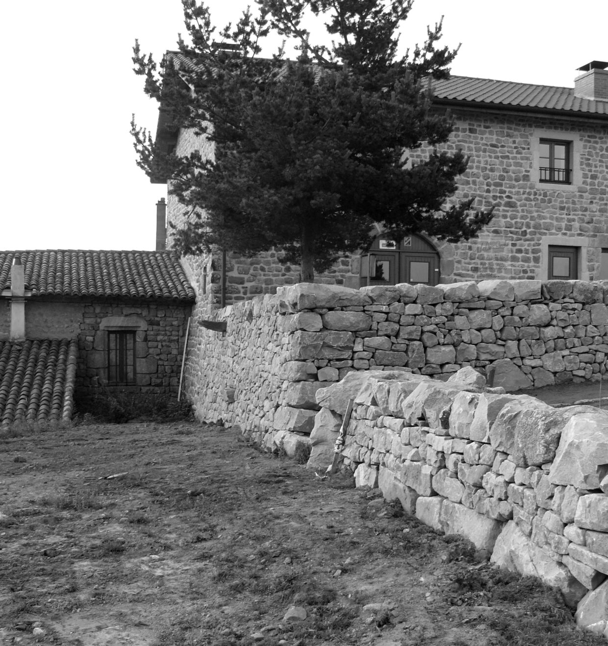 Muret de clôture et mur de soutènement à Montarcher