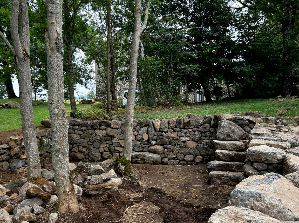 Aménagement pierre sèche à Moudeyres