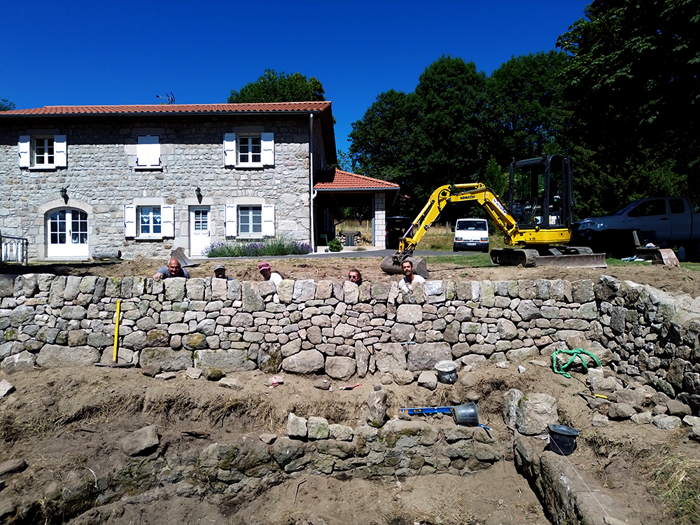 Chantier en cours a Fours, commune de Montregard.